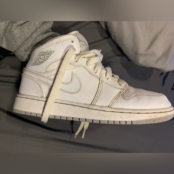 Jordan 1s - Picture 4 of 5